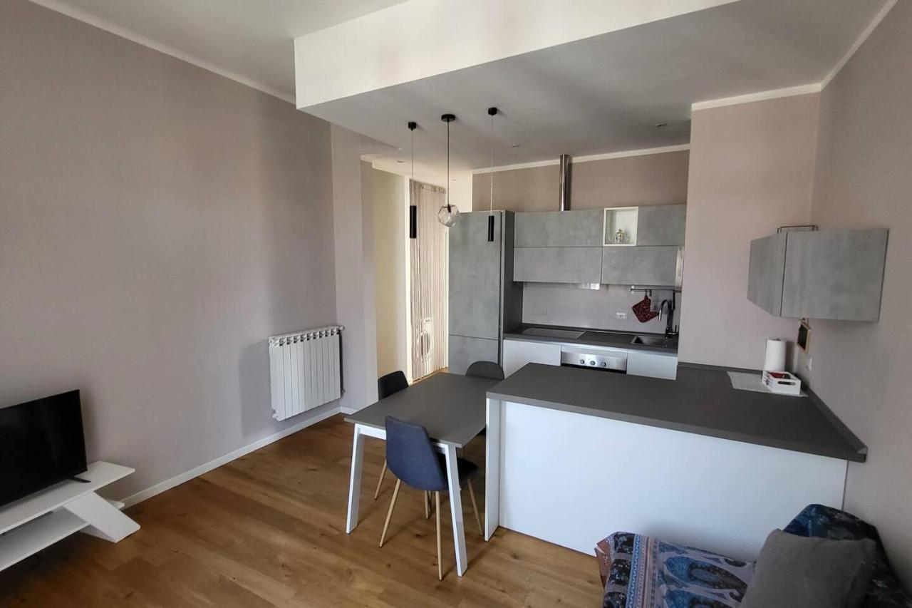 Central And Cosy Apartament ボローニャ エクステリア 写真