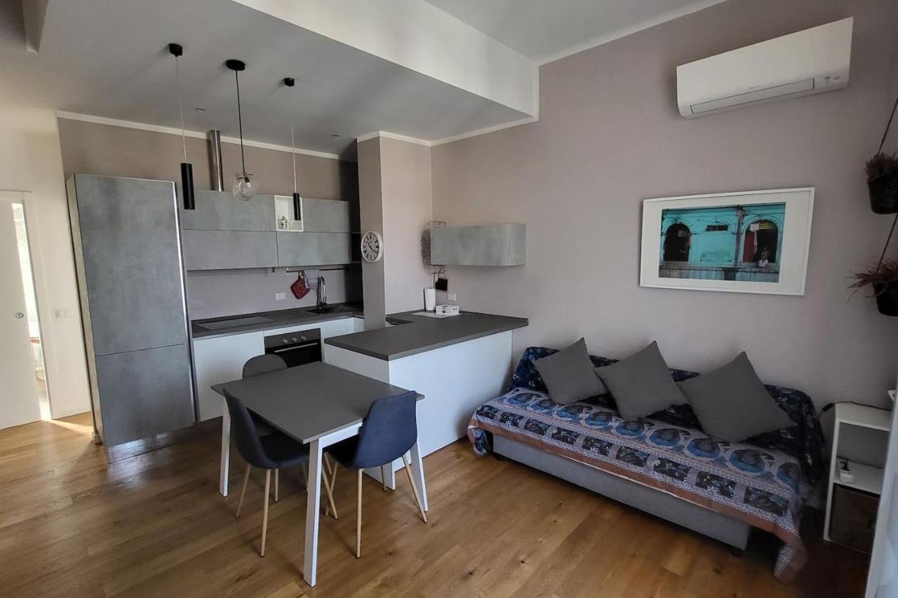 Central And Cosy Apartament ボローニャ エクステリア 写真