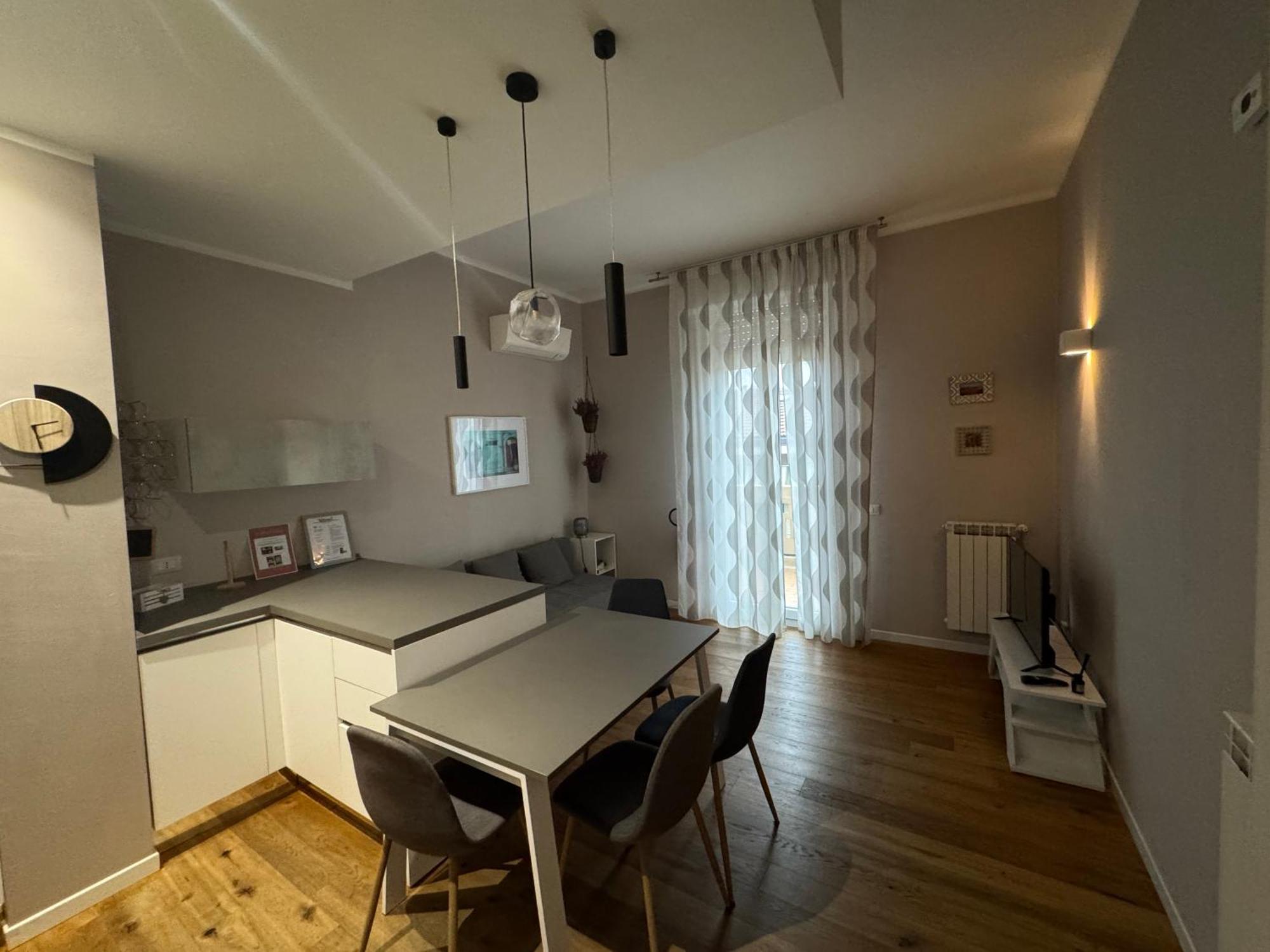 Central And Cosy Apartament ボローニャ エクステリア 写真
