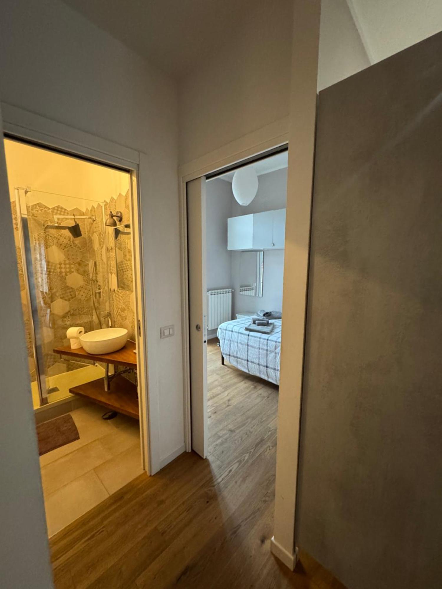 Central And Cosy Apartament ボローニャ エクステリア 写真