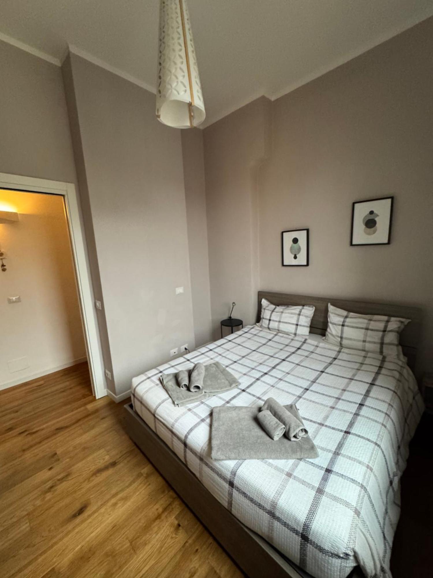 Central And Cosy Apartament ボローニャ エクステリア 写真