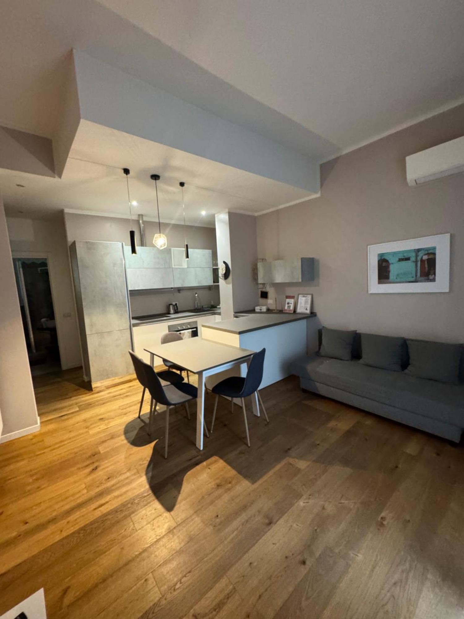 Central And Cosy Apartament ボローニャ エクステリア 写真